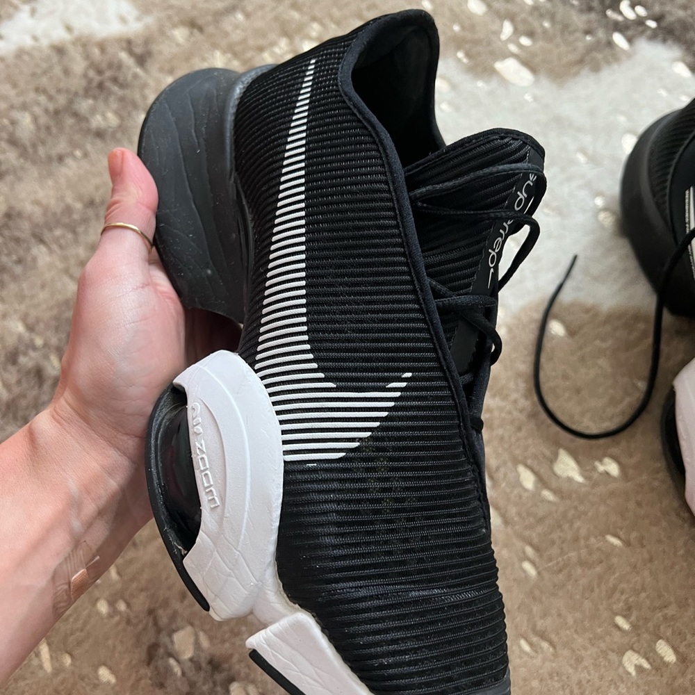 Nike size 8 - Picture 2 of 9